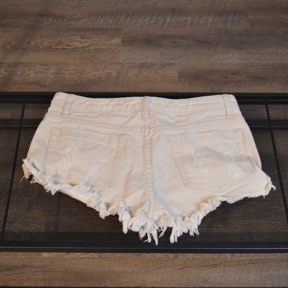 Shorts - Picture 4 of 4
